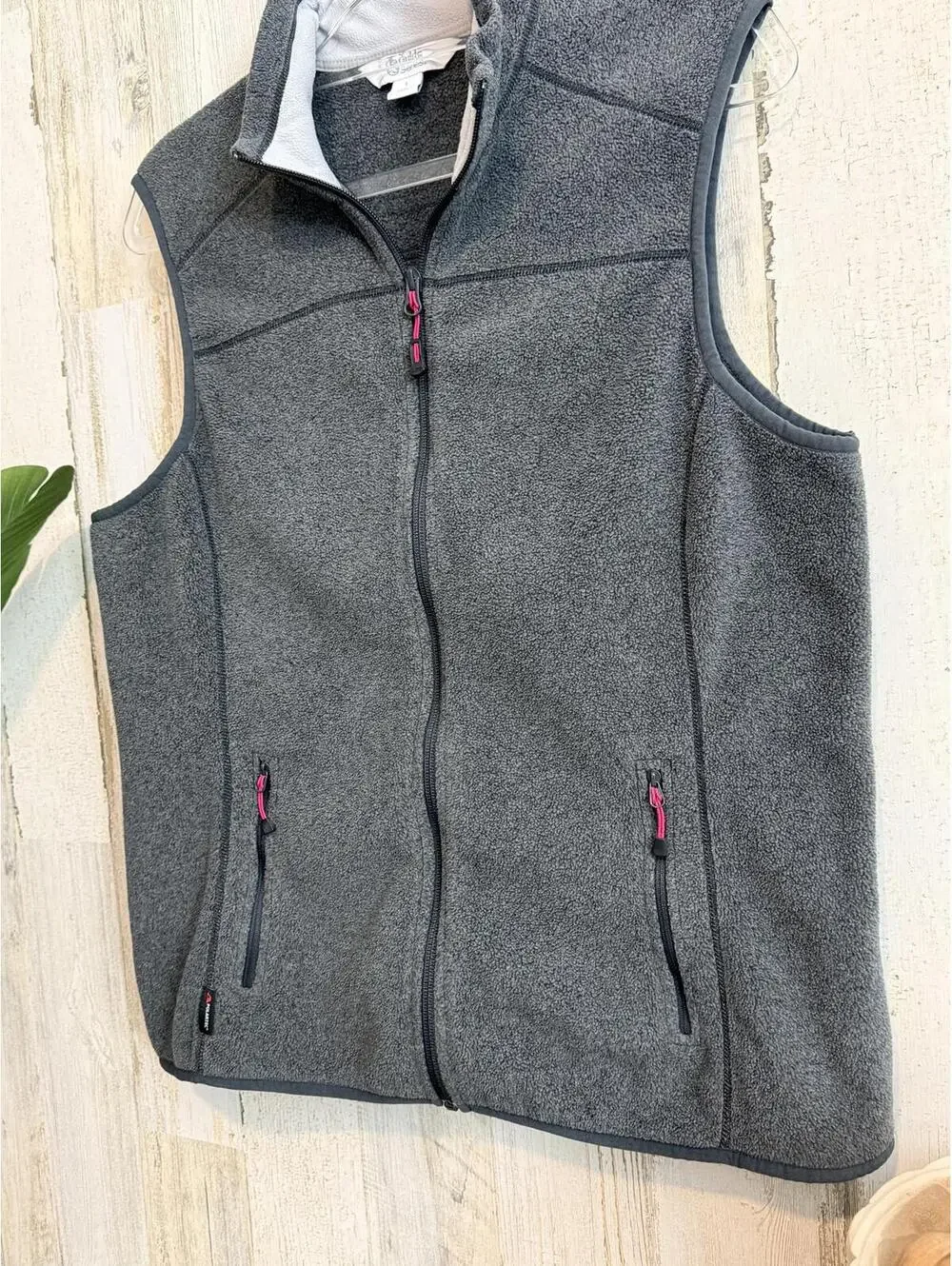 Guide Series Women’s Size Large Gray Zip Front Fleece Vest